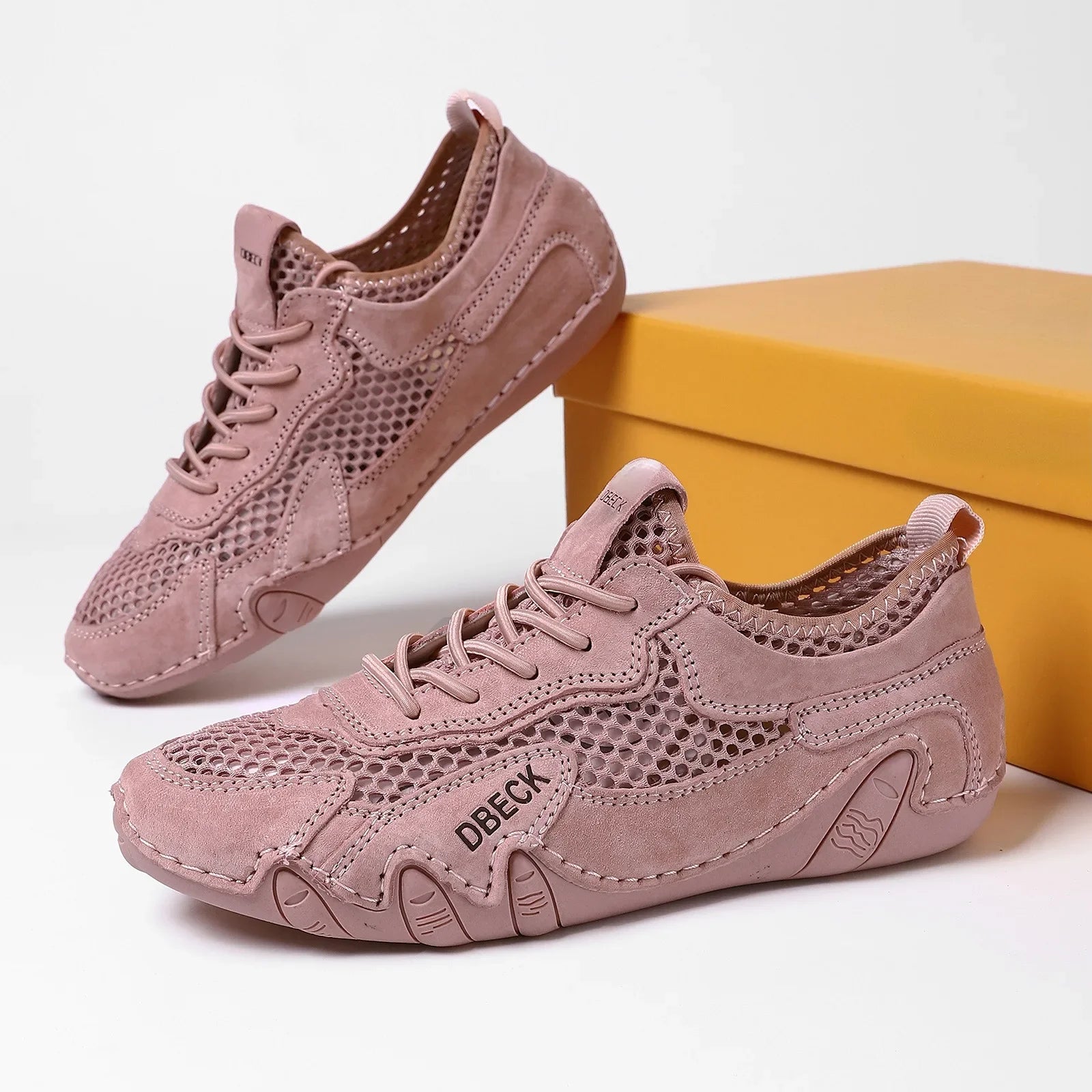 Customizable Women's Breathable Mesh Sports Shoes for Summer