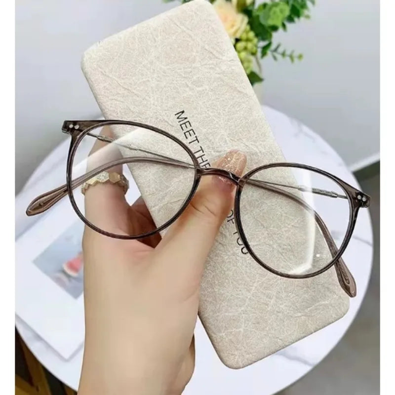 Photochromic Anti Radiation Eyeglasses for Women | UV400 Shades