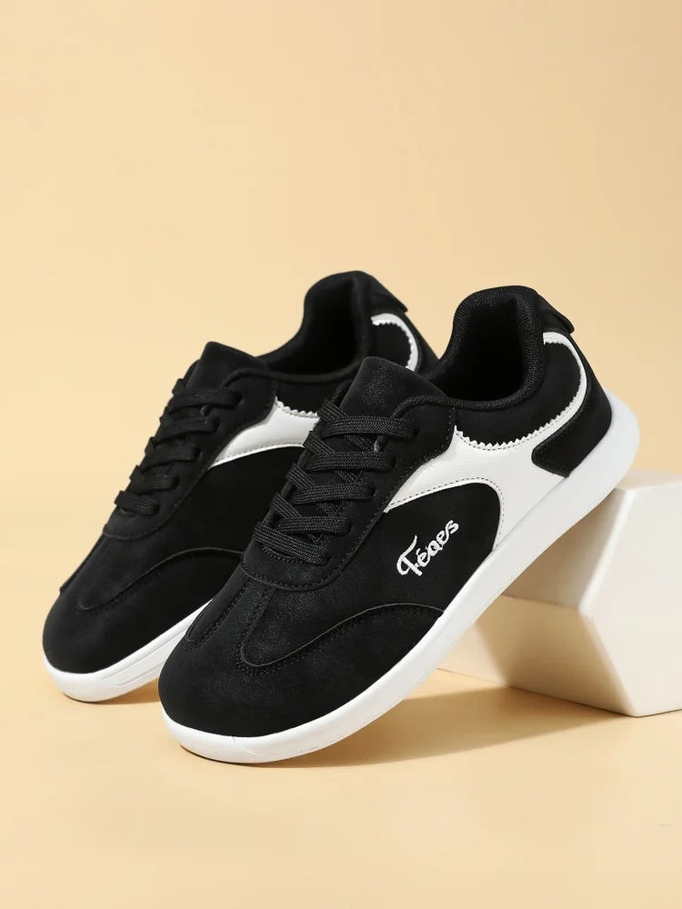 Breathable Unisex Wide-Toed Sneakers for Comfortable Walking